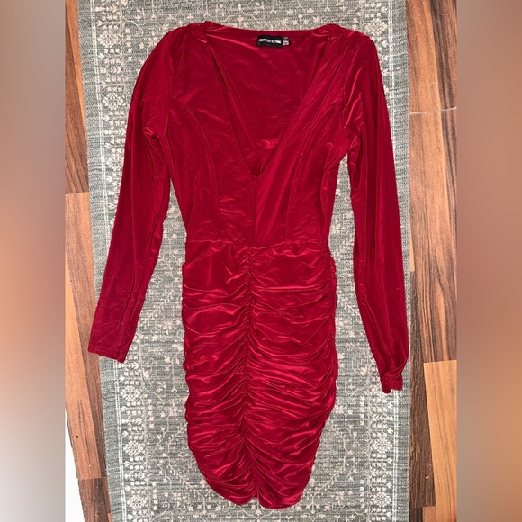PrettyLittleThing Ruched Bodycon Midi Dress - Wine Red - Picture 3 of 5